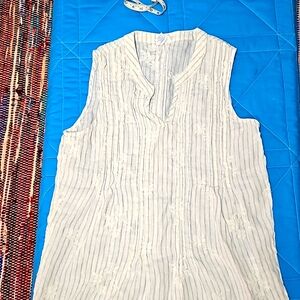 Med pull over sleeveless top